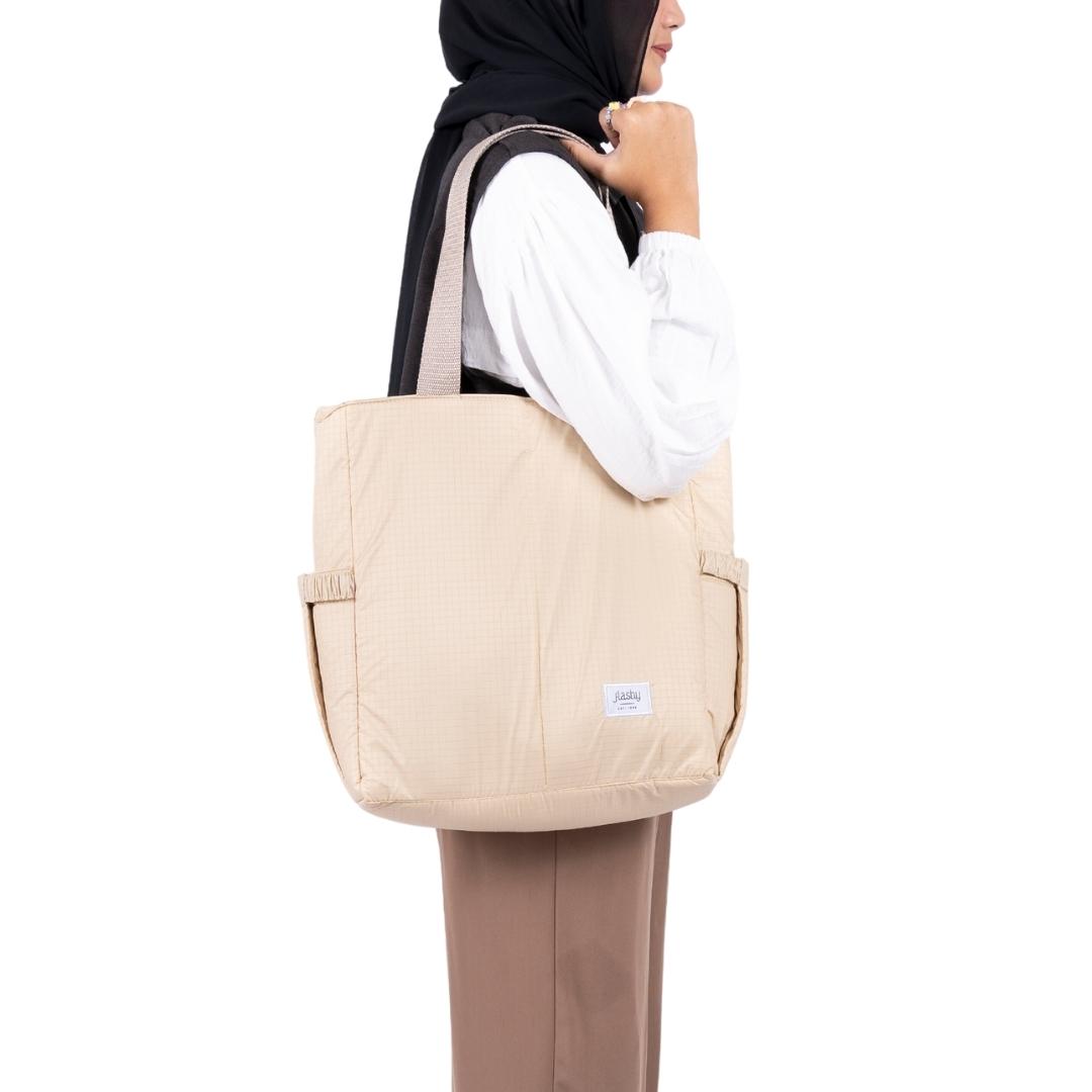 Flashy Tas Kepit Wanita Pruestel Motif Kotak Krem