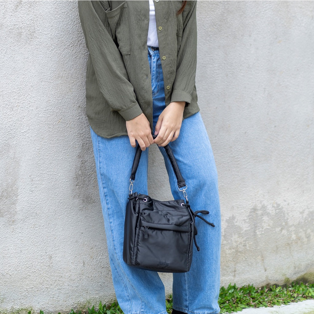 Flashy Tas Selempang Wanita Kirby Hitam