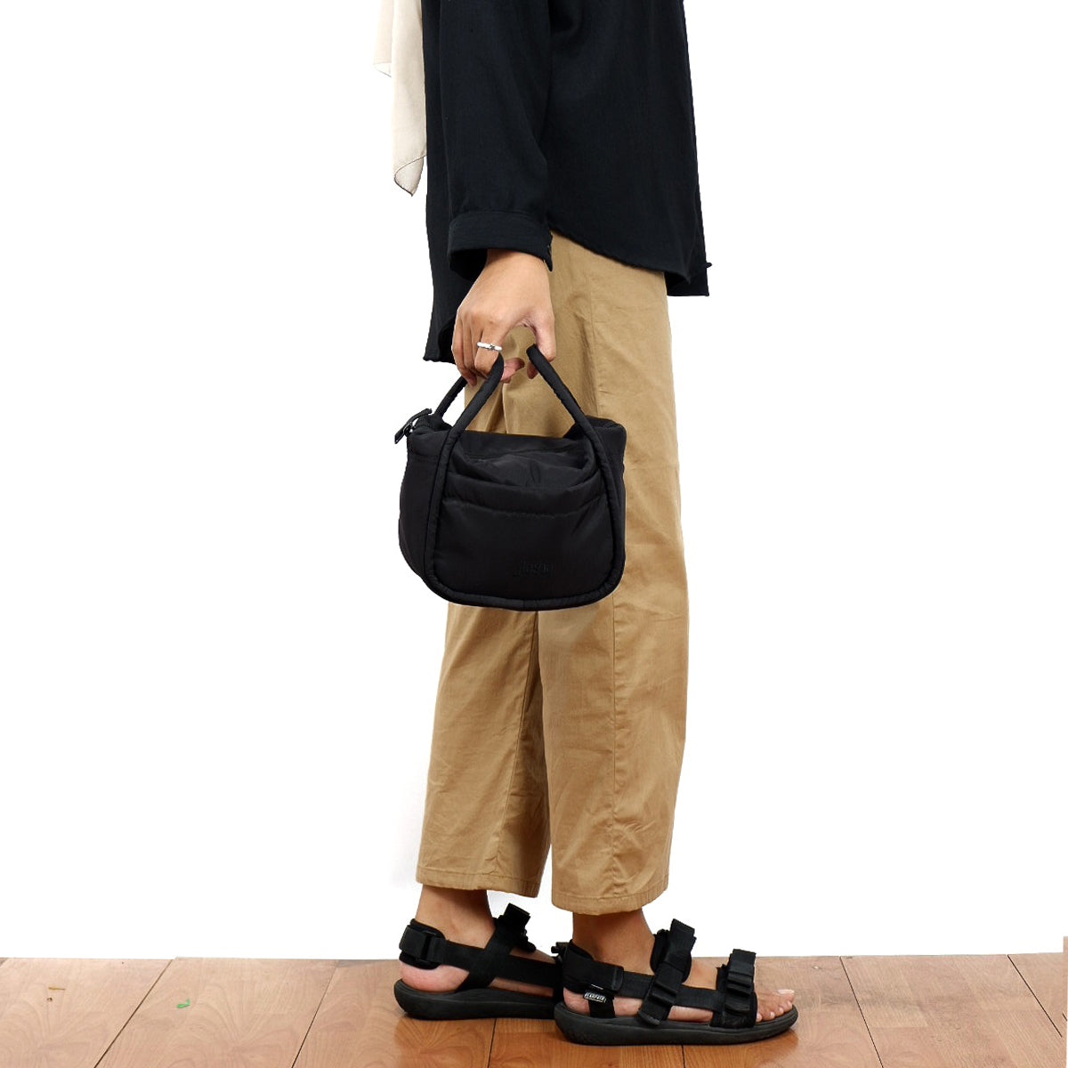 Flashy Tas Selempang wanita Balvo Hitam