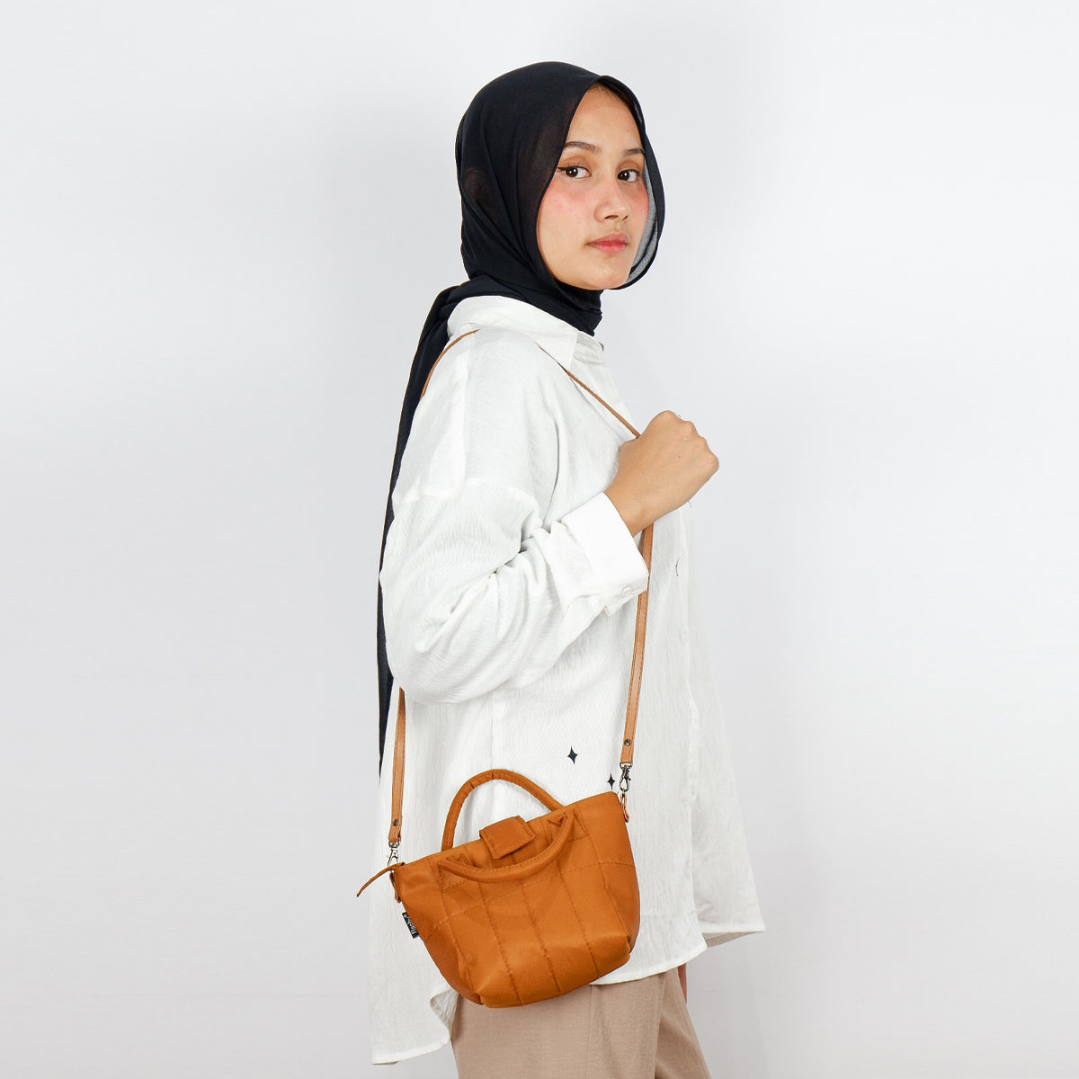 Flashy Tas Selempang Mini wanita Golda Cokelat