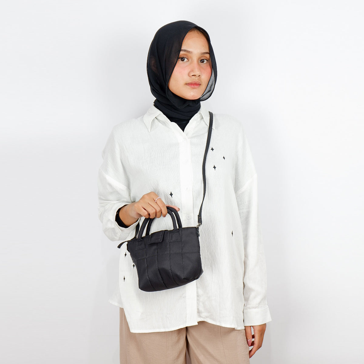 Flashy Tas Selempang Mini wanita Golda Hitam