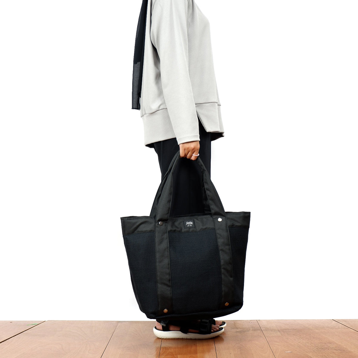 Flashy Tas Kepit Wanita Macpherson Hitam