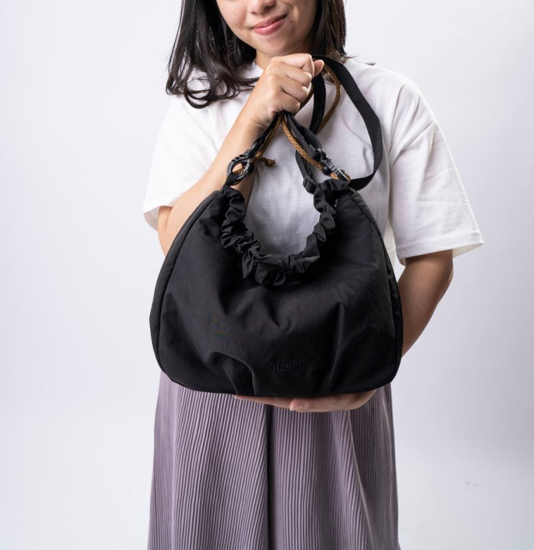 Flashy Tas Selempang Wanita Morellos Four Hitam