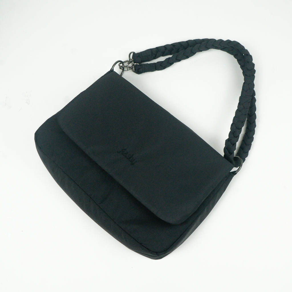 Flashy Tas Kempit Wanita Leyka Hitam