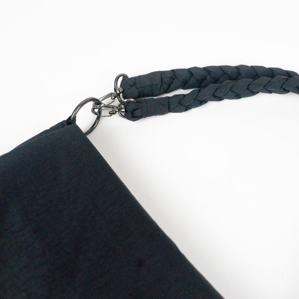 Flashy Tas Kempit Wanita Leyka Hitam