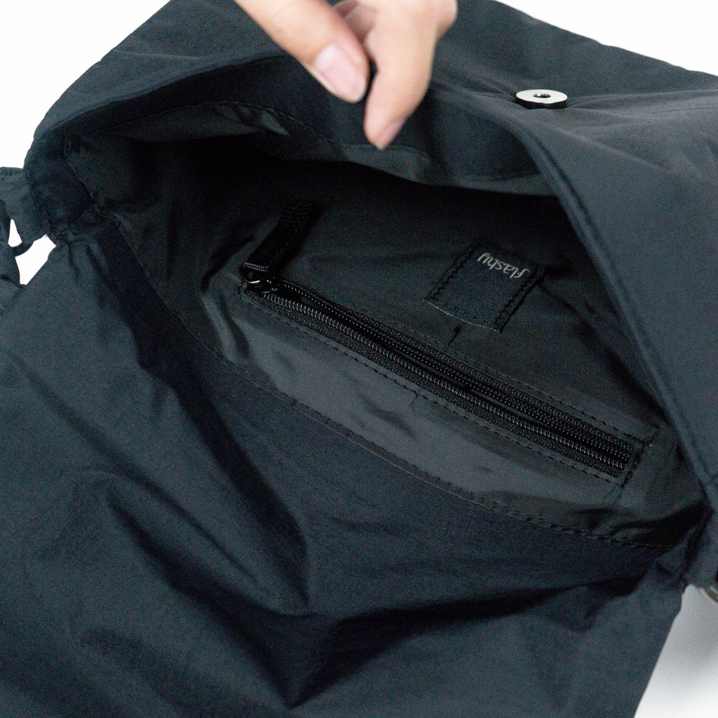 Flashy Tas Kempit Wanita Leyka Hitam