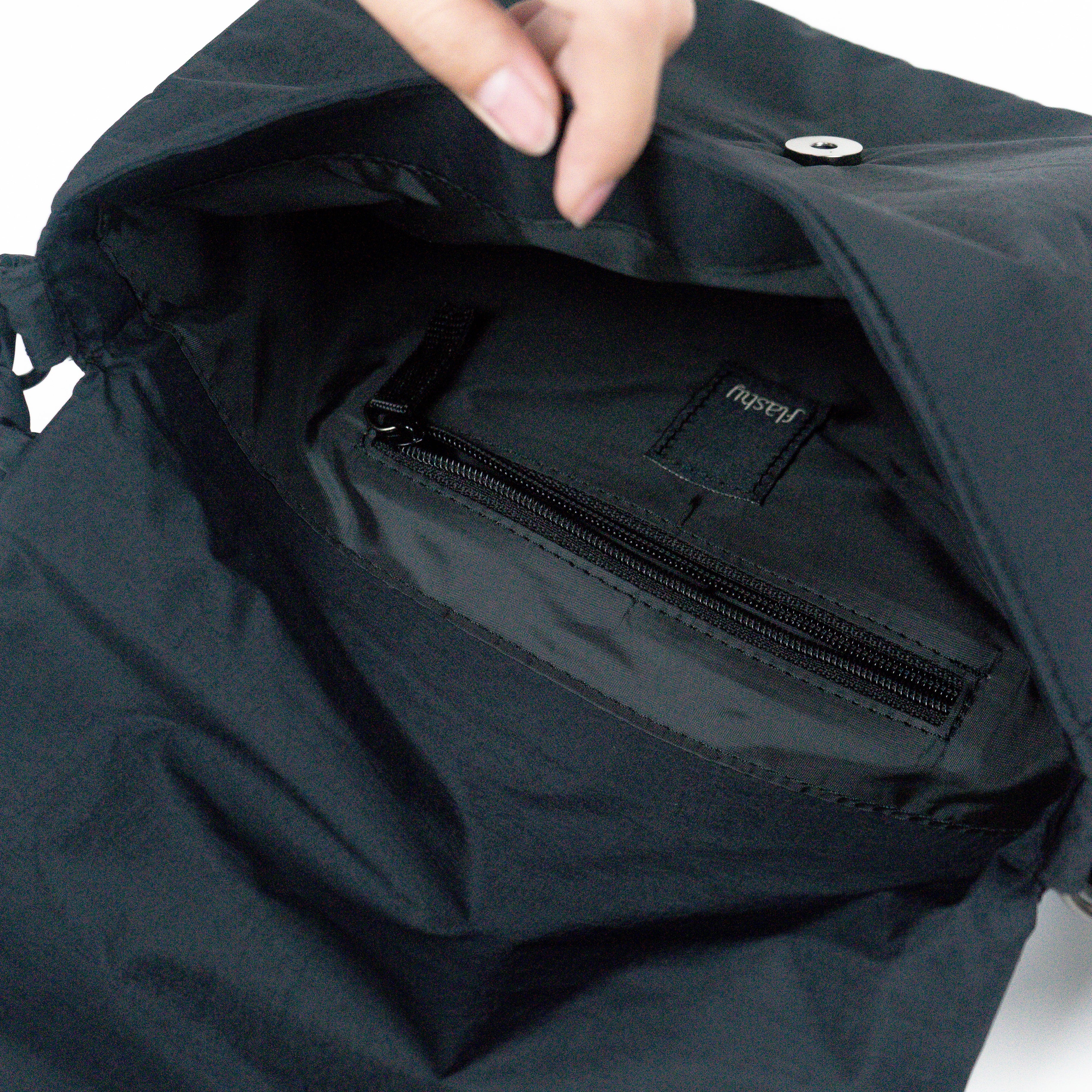 Flashy Tas Kempit Wanita Leyka Hitam