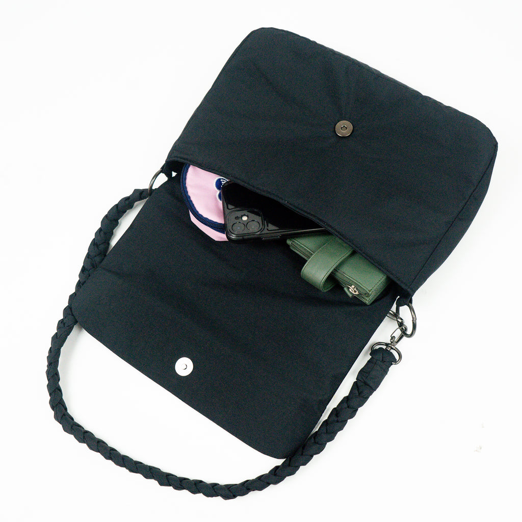 Flashy Tas Kempit Wanita Leyka Hitam