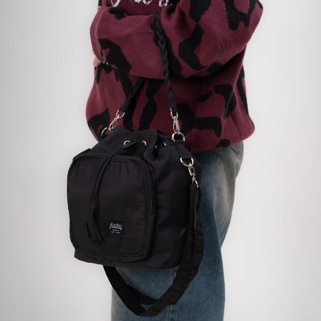 Flashy Tas Selempang Wanita Chiesa Three Hitam