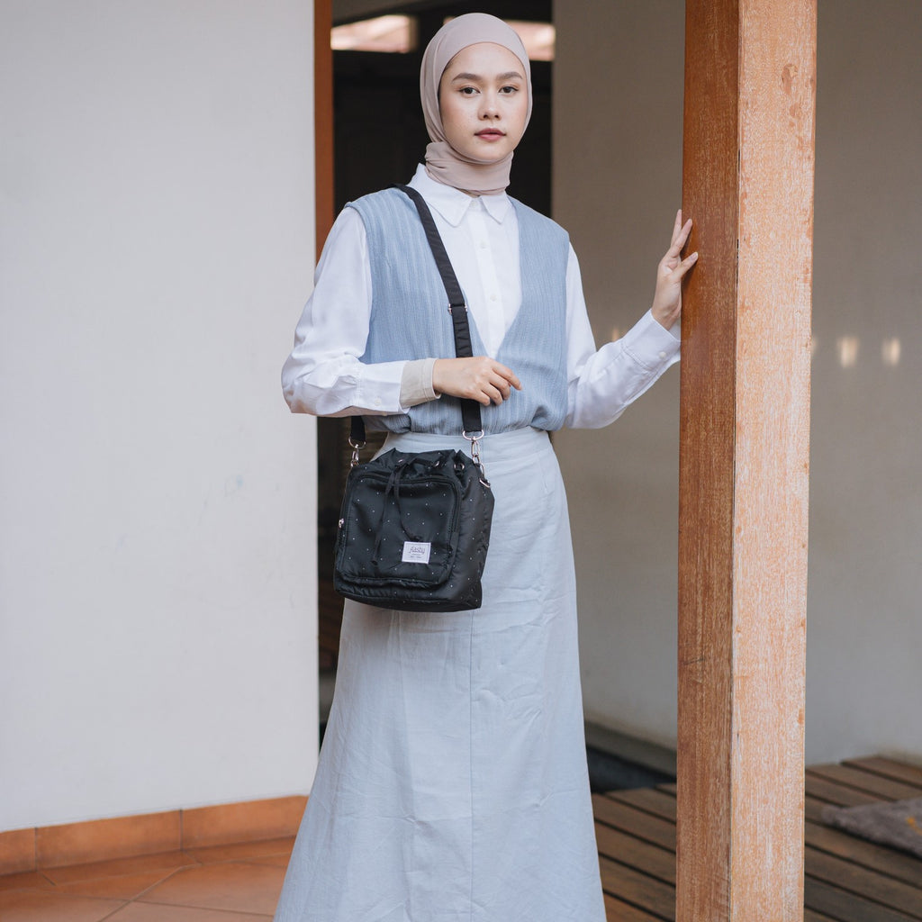 Flashy Tas Selempang Wanita Delfish Hitam Polka